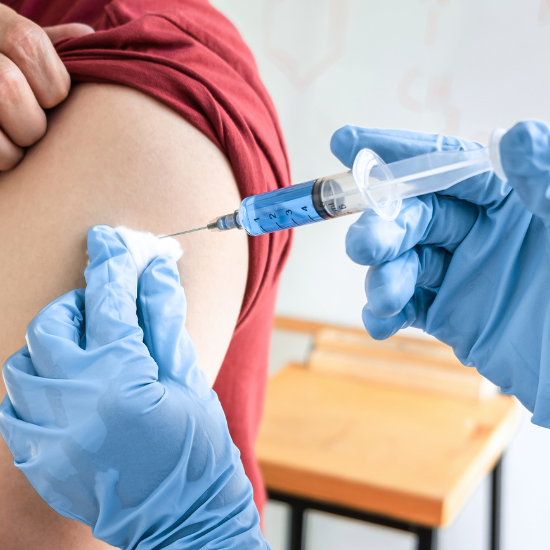 Poner inyección en farmacia